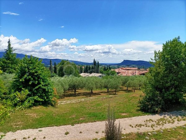terreno edificabile in vendita a Costermano sul Garda