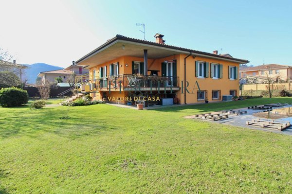casa indipendente in vendita a Costermano sul Garda in zona Albarè