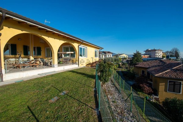casa indipendente in vendita a Costermano sul Garda