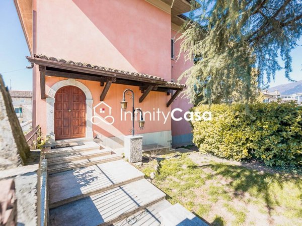 appartamento in vendita a Costermano sul Garda in zona Albarè