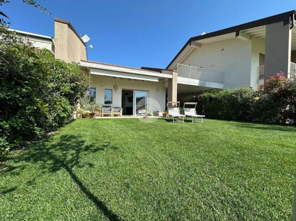 casa indipendente in vendita a Costermano sul Garda