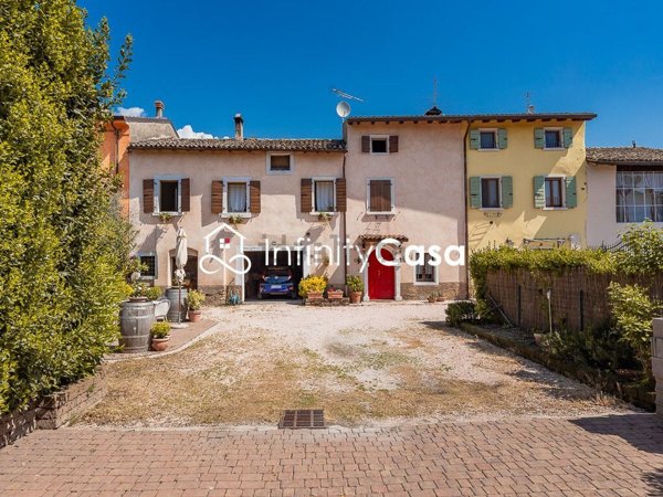 casa indipendente in vendita a Costermano sul Garda