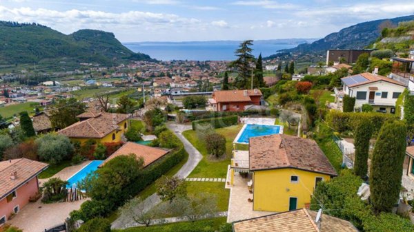 casa indipendente in vendita a Costermano sul Garda