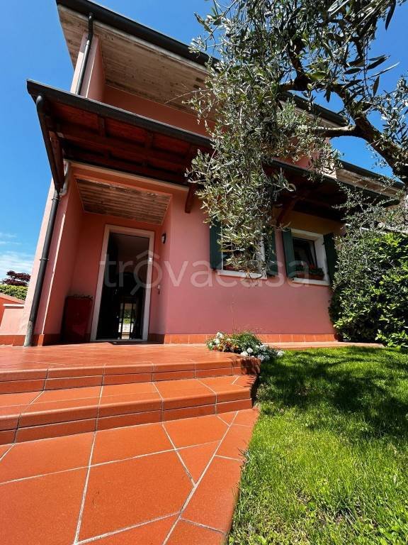casa indipendente in vendita a Costermano sul Garda
