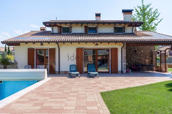 casa indipendente in vendita a Costermano sul Garda in zona Albarè