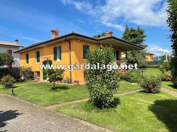 casa indipendente in vendita a Costermano sul Garda in zona Albarè