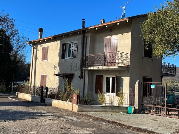 casa indipendente in vendita a Costermano sul Garda