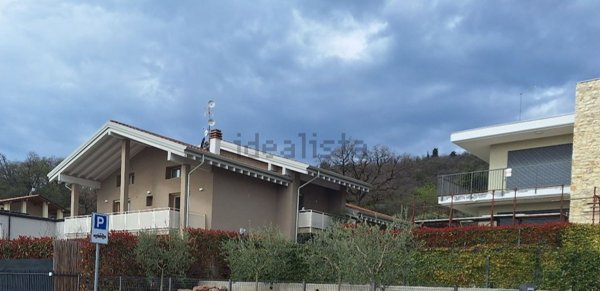 casa indipendente in vendita a Costermano sul Garda