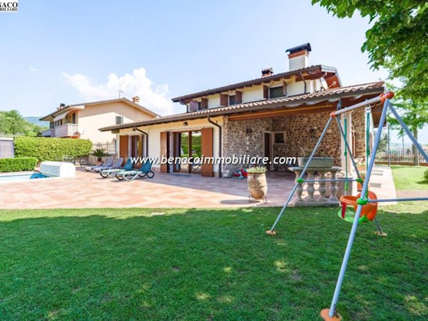casa indipendente in vendita a Costermano sul Garda in zona Albarè