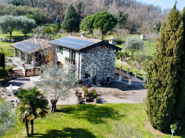 pentavano in vendita a Costermano sul Garda in zona Marciaga