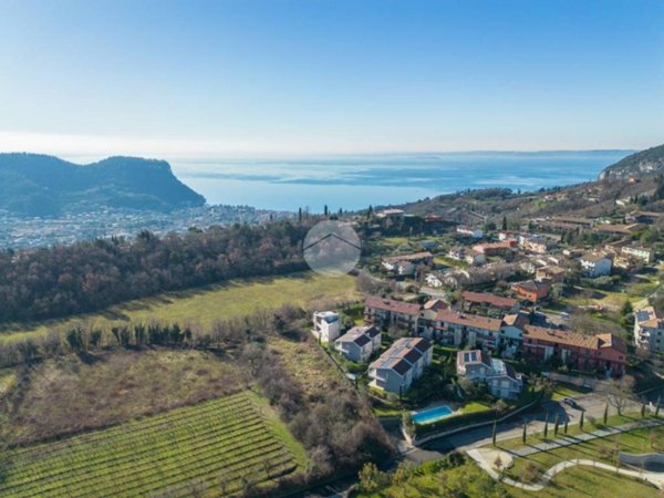 casa indipendente in vendita a Costermano sul Garda in zona Marciaga
