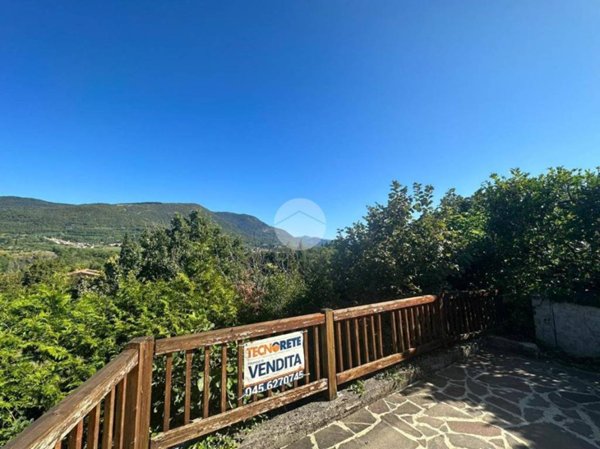 terreno edificabile in vendita a Costermano sul Garda in zona Albarè