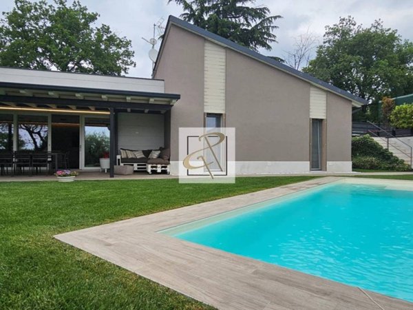 casa indipendente in vendita a Costermano sul Garda