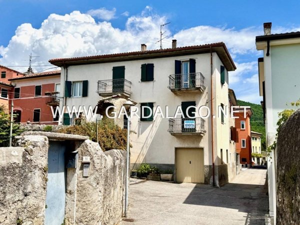 casa indipendente in vendita a Costermano sul Garda