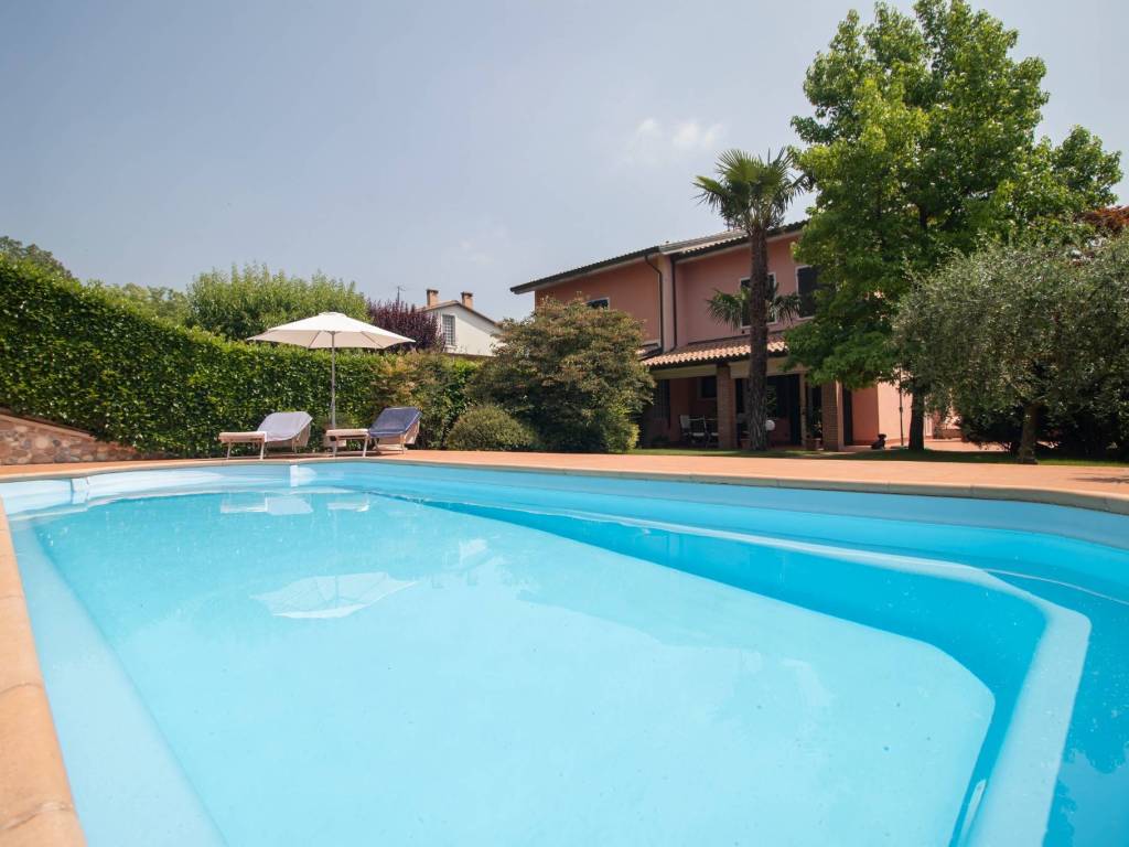 casa indipendente in vendita a Costermano sul Garda