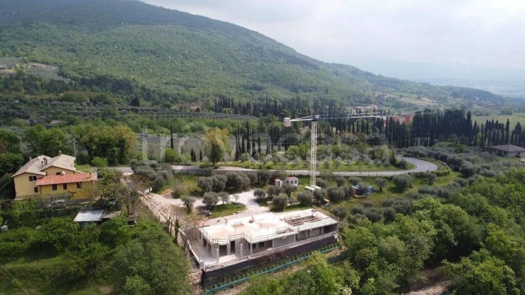 casa indipendente in vendita a Costermano sul Garda