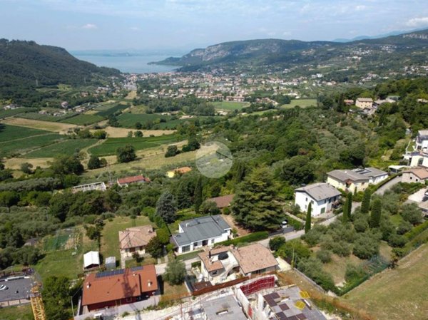 casa indipendente in vendita a Costermano sul Garda