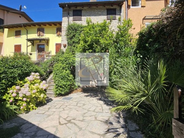 casa indipendente in vendita a Costermano sul Garda