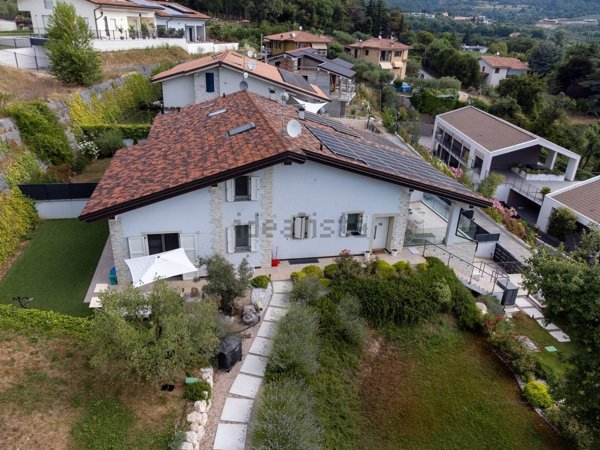 casa indipendente in vendita a Costermano sul Garda
