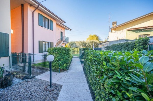 appartamento in vendita a Costermano sul Garda in zona Albarè