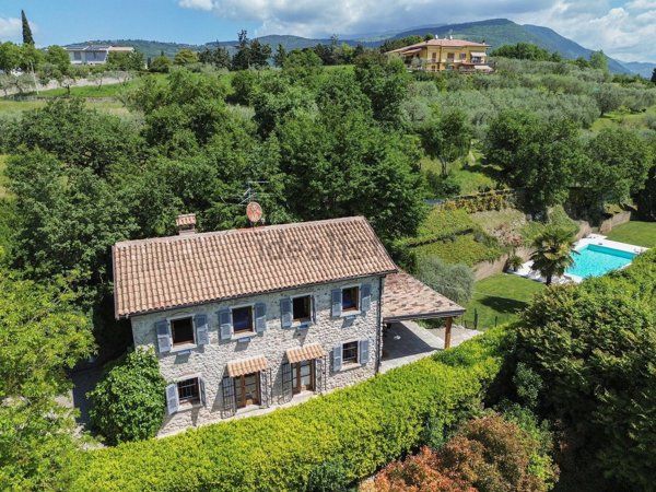 quadrivano in vendita a Costermano sul Garda in zona Marciaga
