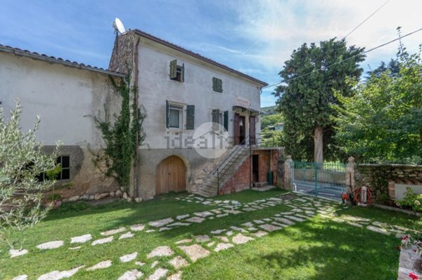 casale in vendita a Costermano sul Garda in zona Pizzon