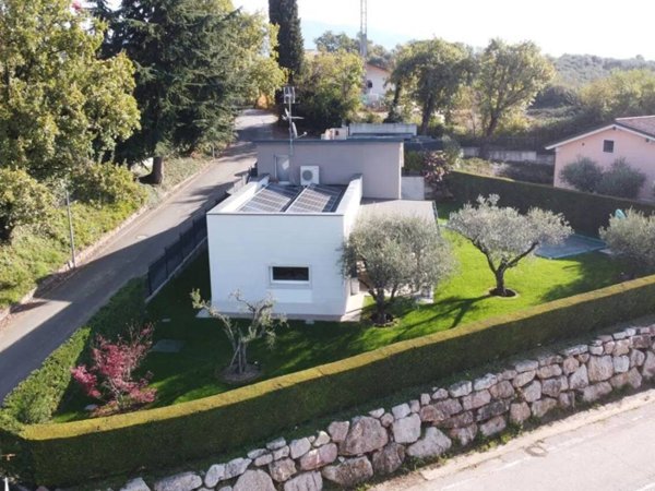 casa indipendente in vendita a Costermano sul Garda