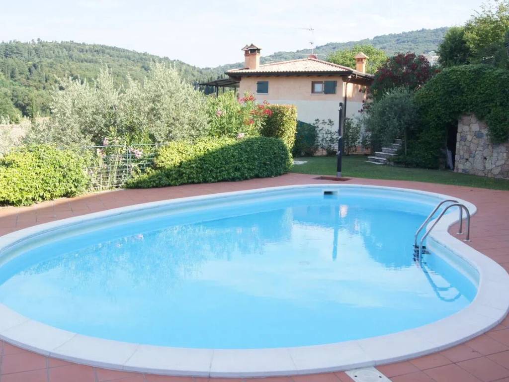 casa indipendente in vendita a Costermano sul Garda