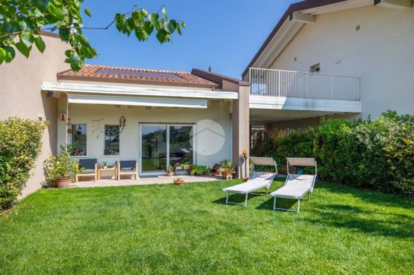 casa indipendente in vendita a Costermano sul Garda