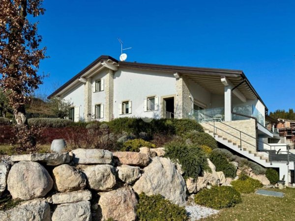 casa indipendente in vendita a Costermano sul Garda