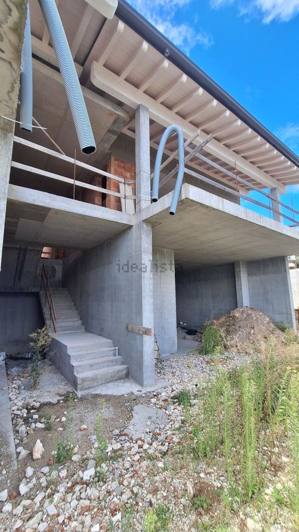 casa indipendente in vendita a Costermano sul Garda