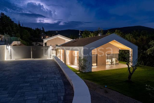 casa indipendente in vendita a Costermano sul Garda