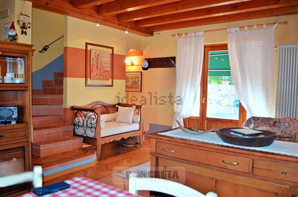 casa indipendente in vendita a Costermano sul Garda
