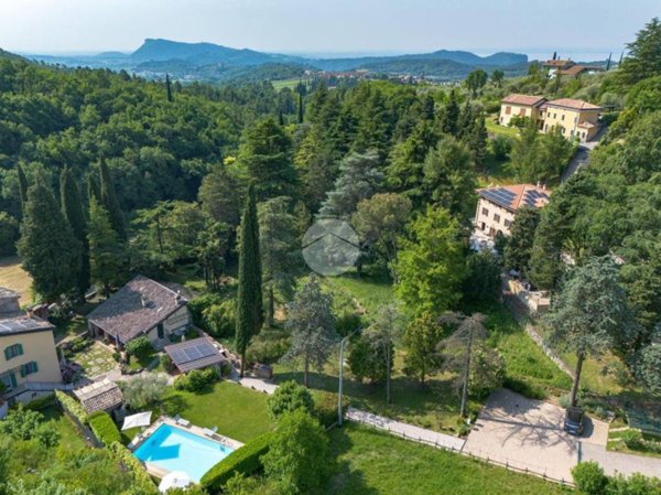 casa indipendente in vendita a Costermano sul Garda in zona Pizzon