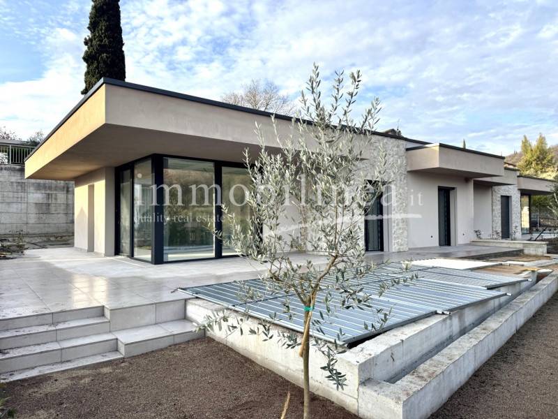 casa indipendente in vendita a Costermano sul Garda in zona Marciaga
