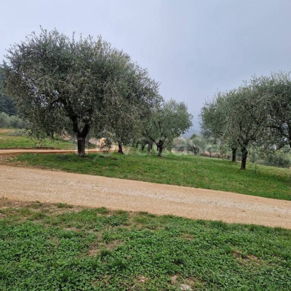 terreno edificabile in vendita a Costermano sul Garda