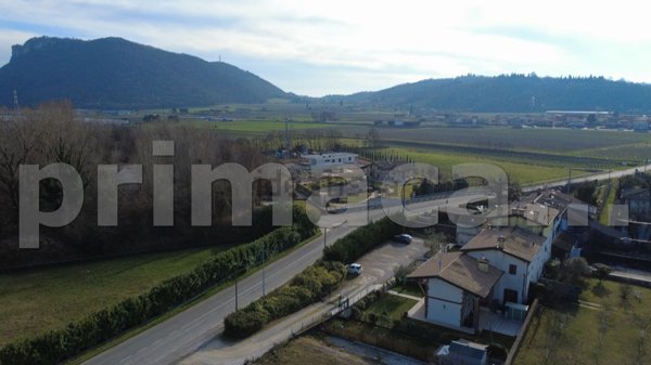 terreno edificabile in vendita a Costermano sul Garda in zona Albarè