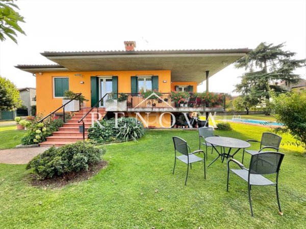 casa indipendente in vendita a Costermano sul Garda in zona Albarè