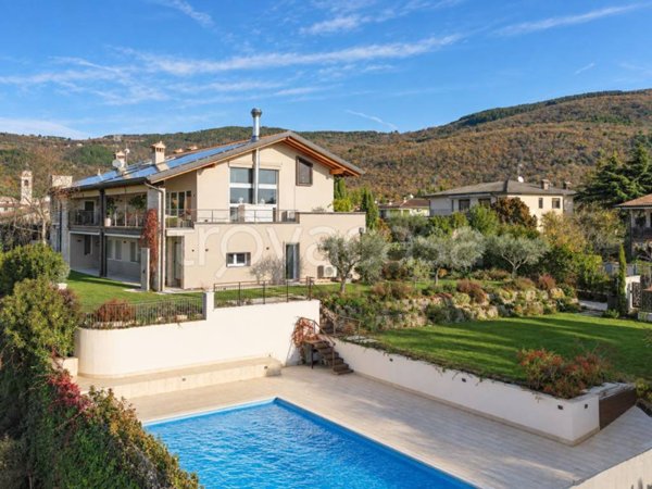 casa indipendente in vendita a Costermano sul Garda in zona Pizzon