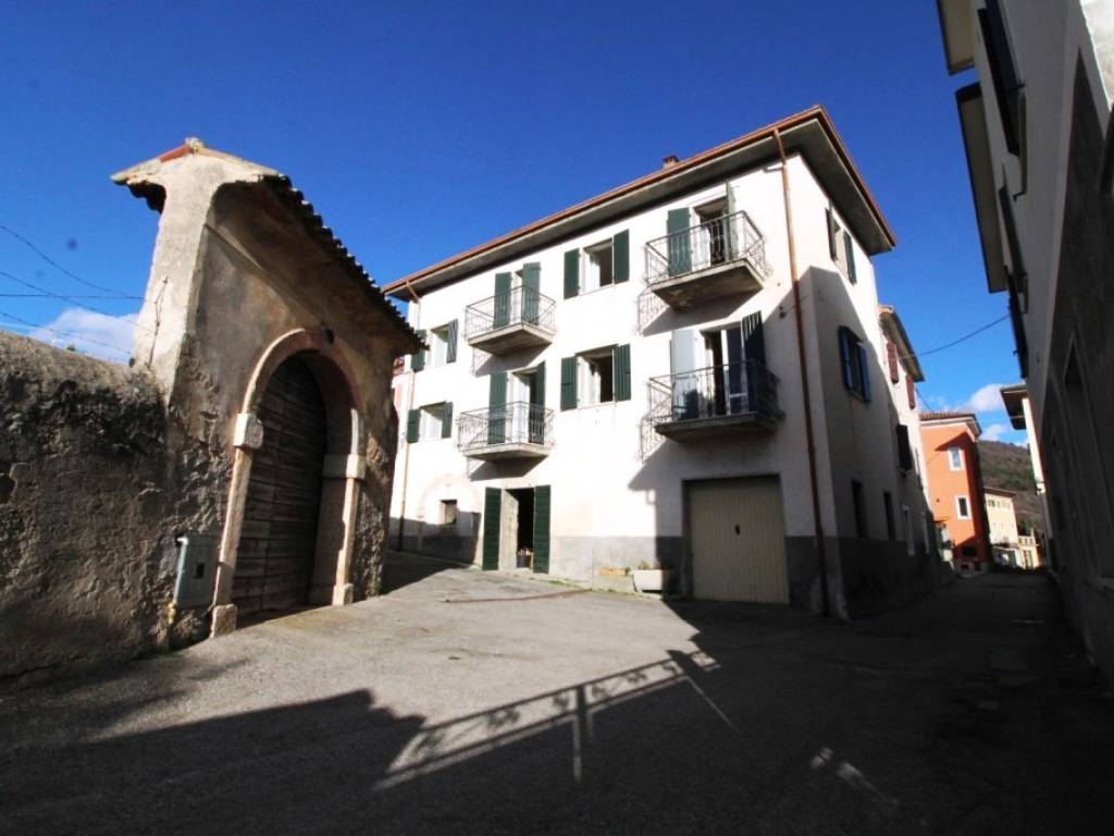 casa indipendente in vendita a Costermano sul Garda