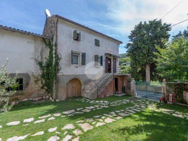 casa indipendente in vendita a Costermano sul Garda in zona Pizzon