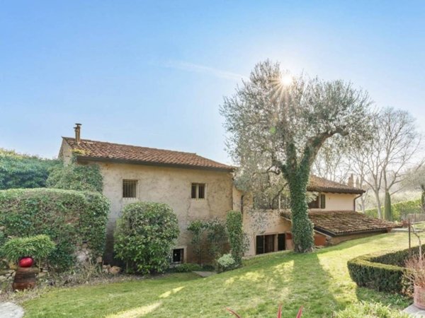 casa indipendente in vendita a Costermano sul Garda in zona Marciaga