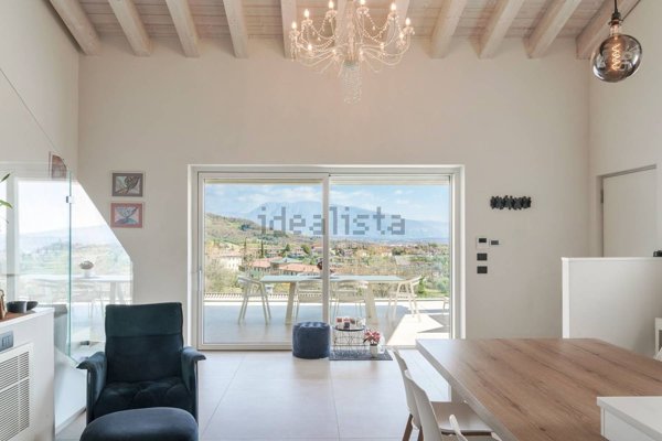 casa indipendente in vendita a Costermano sul Garda