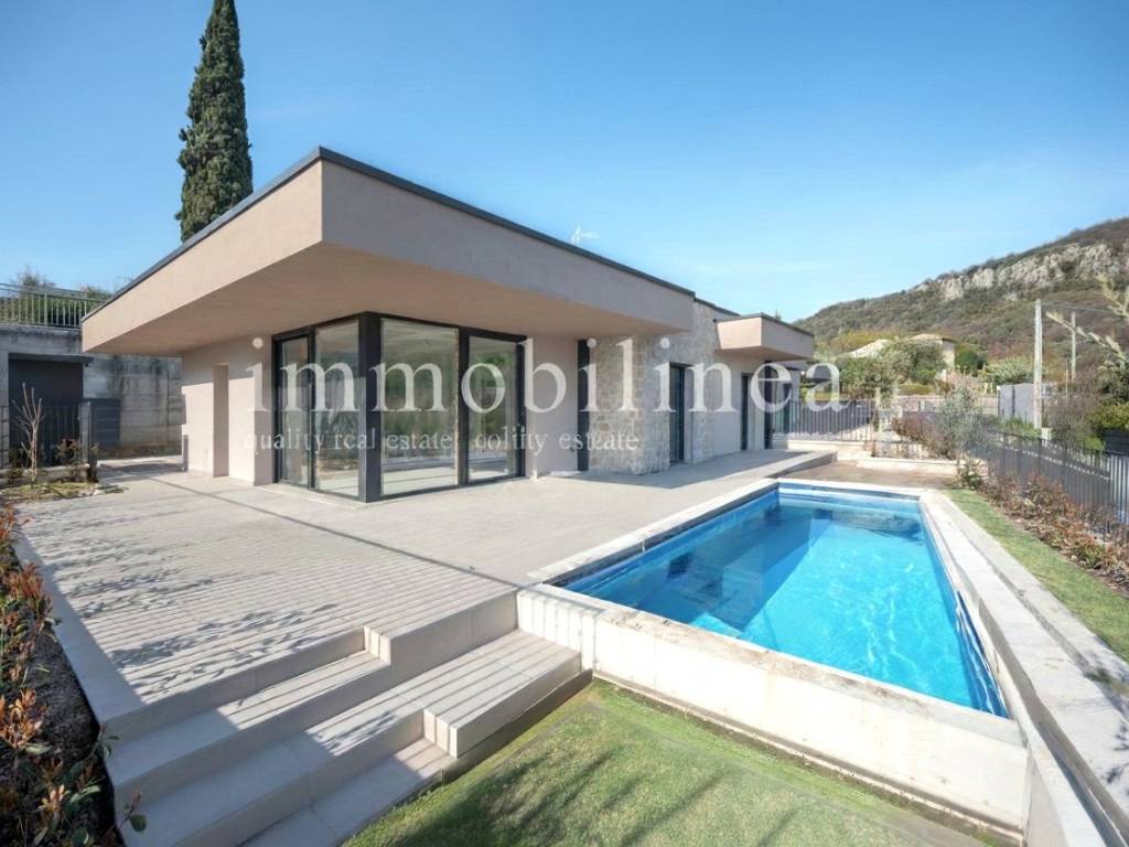 casa indipendente in vendita a Costermano sul Garda in zona Marciaga