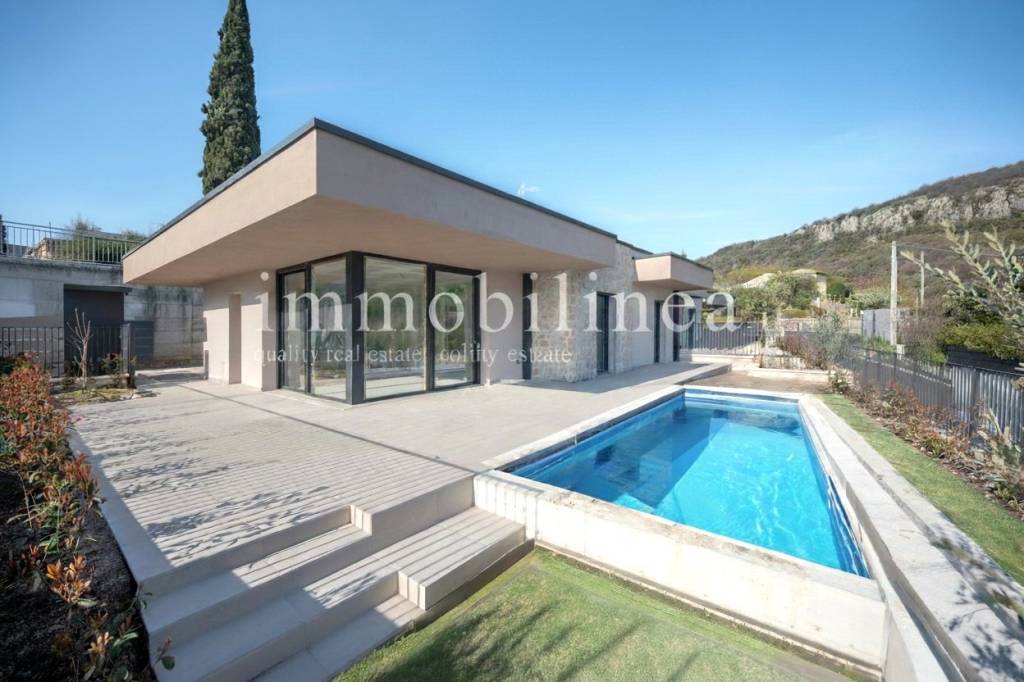 casa indipendente in vendita a Costermano sul Garda in zona Marciaga