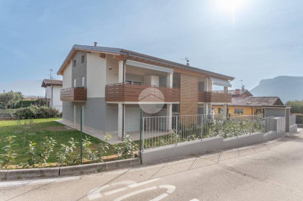 appartamento in vendita a Costermano sul Garda in zona Albarè