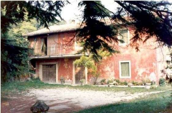 casa indipendente in vendita a Costermano sul Garda in zona Albarè