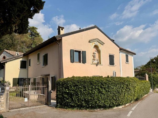 casa indipendente in vendita a Costermano sul Garda in zona San Verolo