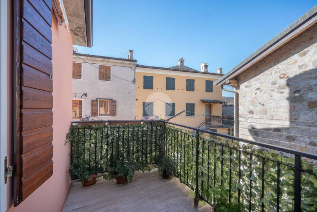casa indipendente in vendita a Costermano sul Garda