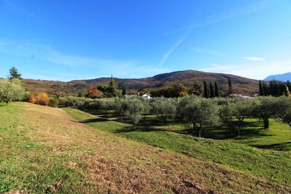 terreno edificabile in vendita a Costermano sul Garda